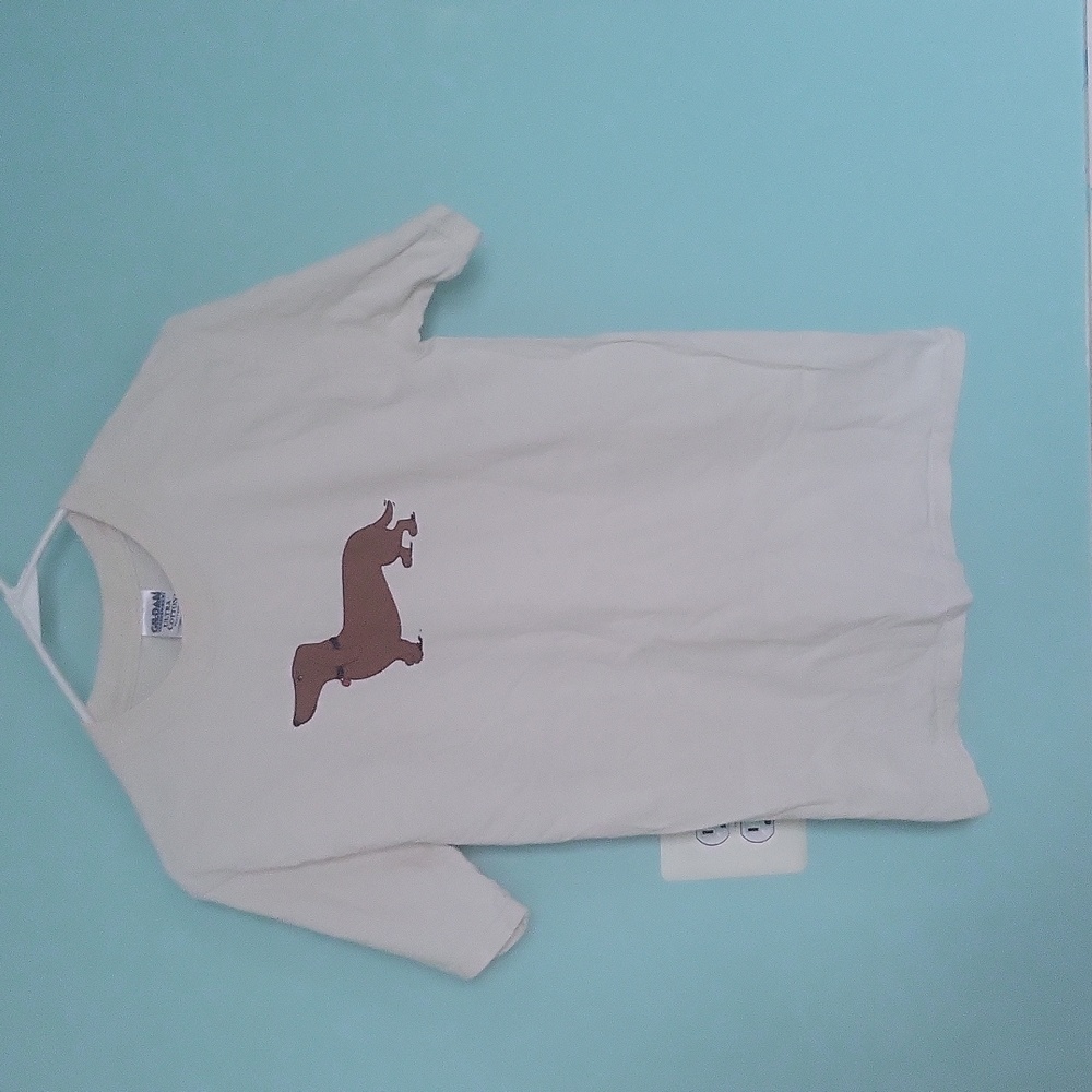 Women's short sleeved t shirt with weiner dog Gildan🐾